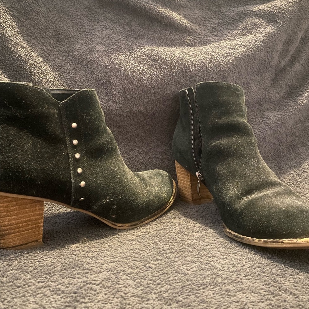black heeled booties